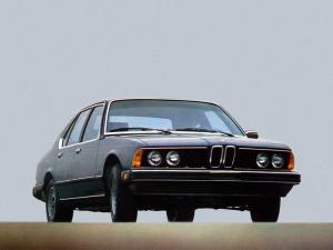 BMW 733i 1977 года